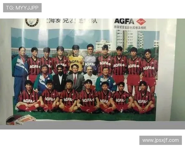 上海足球队战术解析：从进攻到防守的全面探讨与实践